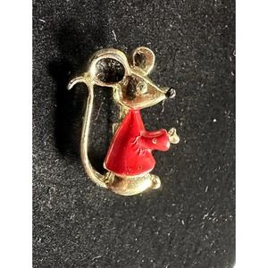 Pin Brooch Mouse Wearing Red Shirt Pin Brooch Small Goldtone 1” Vintage